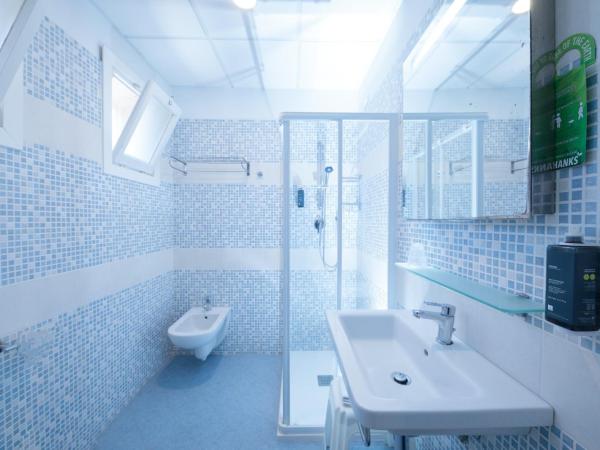 Hotel Madison : photo 4 de la chambre chambre quadruple