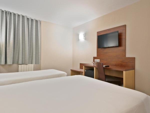 Hotel Best Andorra Center : photo 3 de la chambre hébergement triple - vue sur intérieur
