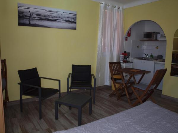 Hôtel Restaurant - Villa Les Sirènes : photo 3 de la chambre studio