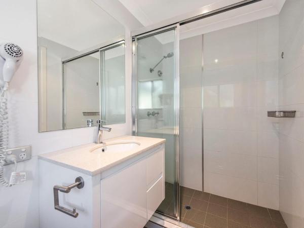 Banksia Tourist Park : photo 4 de la chambre chalet (sleeps 4) - non pet friendly