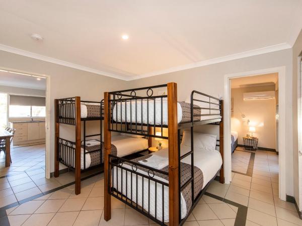 Banksia Tourist Park : photo 4 de la chambre two-bedroom family chalet - non pet friendly