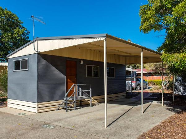 Banksia Tourist Park : photo 8 de la chambre superior double room - pet friendly