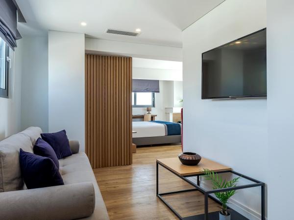 Glyfada Riviera Hotel : photo 5 de la chambre suite penthouse avec jacuzzi - vue sur mer