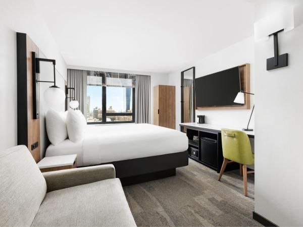 Fairfield Inn & Suites by Marriott New York Manhattan/Times Square South : photo 7 de la chambre grande chambre lit king-size
