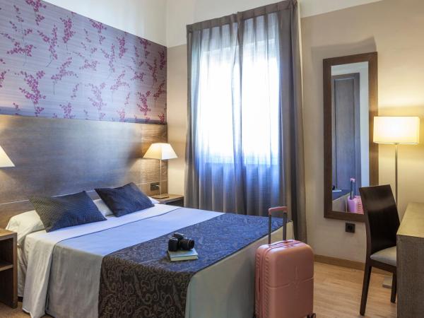 Hotel Macià Monasterio de los Basilios : photo 7 de la chambre chambre lit queen-size avec baignoire spa