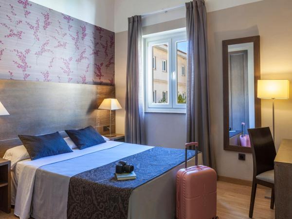 Hotel Macià Monasterio de los Basilios : photo 9 de la chambre chambre lit queen-size avec baignoire spa