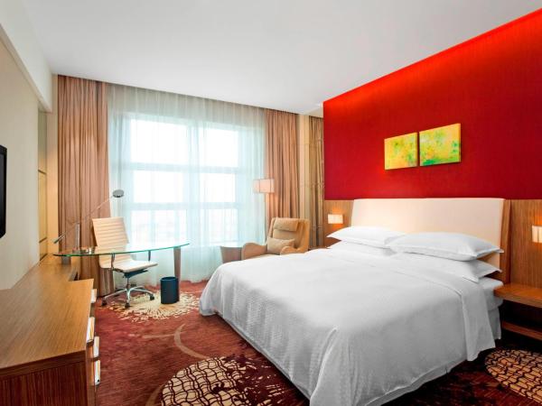 Four Points by Sheraton Qingdao, Chengyang : photo 1 de la chambre chambre supérieure 1 lit king-size