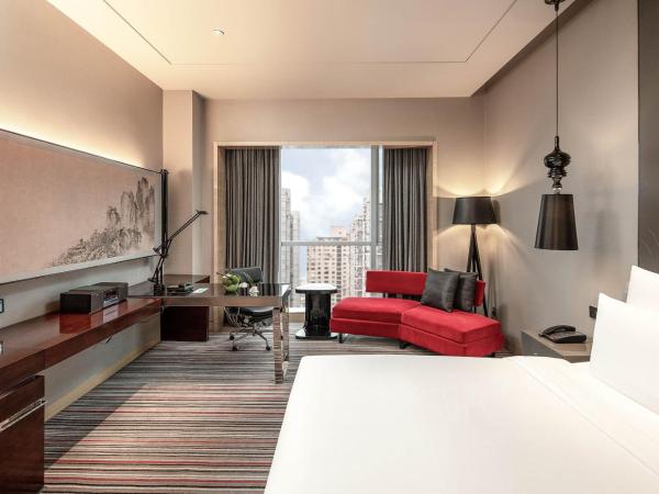 Le Meridien Chongqing Nan'an : photo 4 de la chambre chambre premier avec 1 lit king-size - vue sur ville