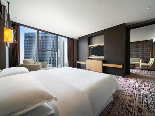Sheraton Shanghai Waigaoqiao Hotel : photo 2 de la chambre suite premier