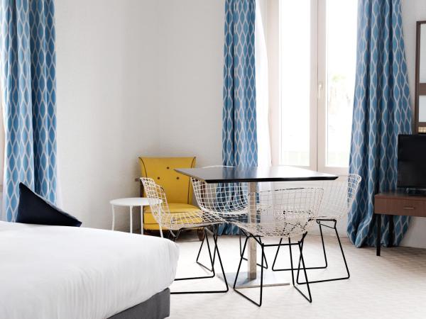 Résidence Le Beau Rivage : photo 2 de la chambre studio - vue sur mer