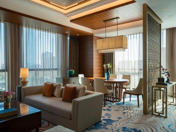 Sheraton Beijing Lize Hotel : photo 5 de la chambre belle suite 1 chambre lit king-size avec accès au salon club