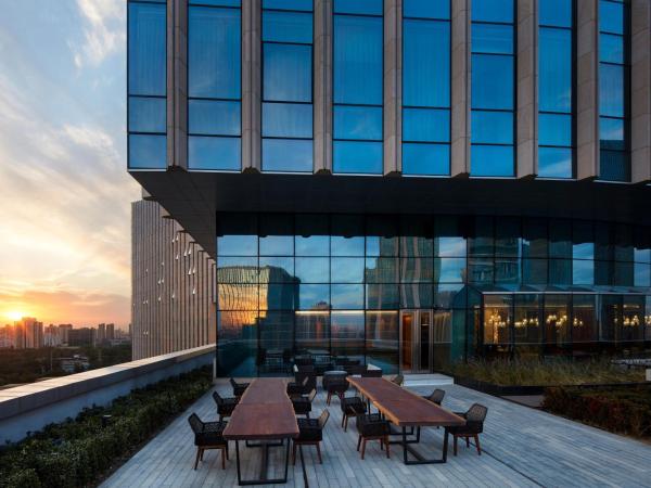 Sheraton Beijing Lize Hotel : photo 7 de la chambre club, club lounge access, guest room, 1 king, city view