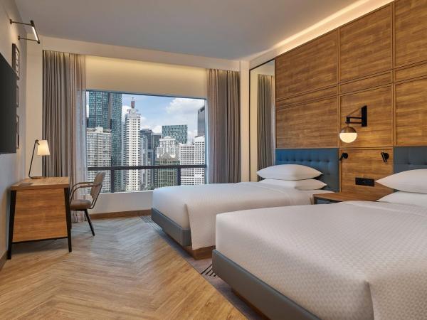 Four Points by Sheraton Kuala Lumpur, City Centre : photo 3 de la chambre chambre deluxe avec 2 lits doubles