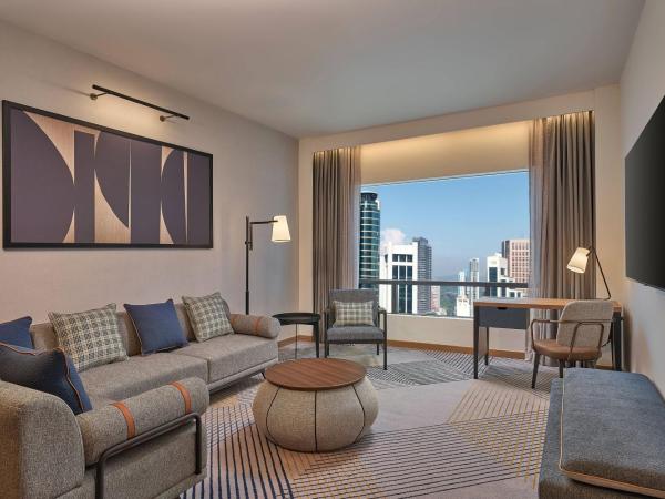 Four Points by Sheraton Kuala Lumpur, City Centre : photo 2 de la chambre suite king exécutive avec vue sur la ville