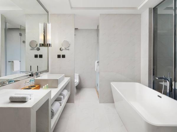 Courtyard by Marriott Shanghai Changfeng Park : photo 7 de la chambre suite exécutive