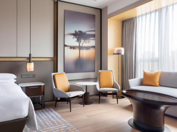 Sheraton Shanghai Fengxian : photo 4 de la chambre club premium, club lounge access, guest room, 1 king