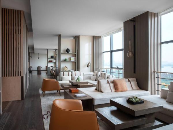 Wuxi Marriott Hotel Lihu Lake : photo 5 de la chambre chambre lit king-size exécutive avec vue sur le lac