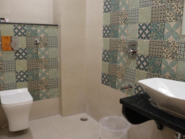 Hotel JMB : photo 1 de la chambre chambre triple supérieure