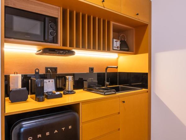 BFRESH Hotel - Padel, Pool & Fitness - Adults Only : photo 10 de la chambre chambre double deluxe avec balcon