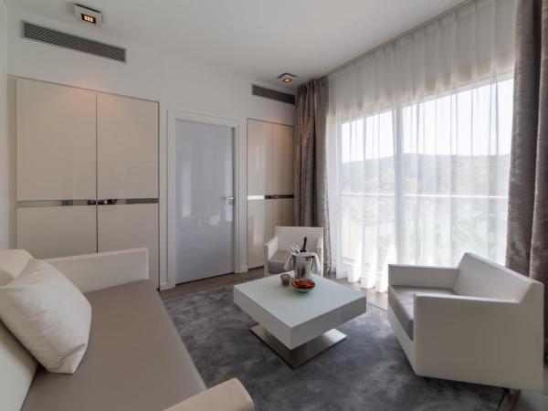Kube Saint-Tropez : photo 6 de la chambre suite junior white