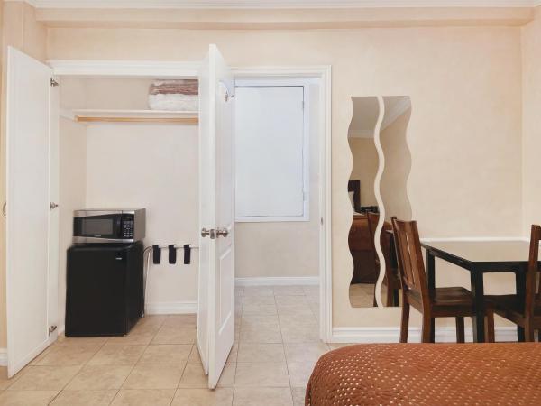 Nite Inn at Universal City - Walking Distance to Universal Studios Hollywood : photo 5 de la chambre chambre deluxe avec 1 lit queen-size et 1 canapé-lit