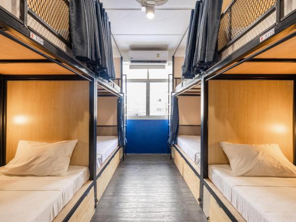 Marco Polo Phuket Poshtel & Bistro : photo 9 de la chambre lit superposé dans dortoir mixte