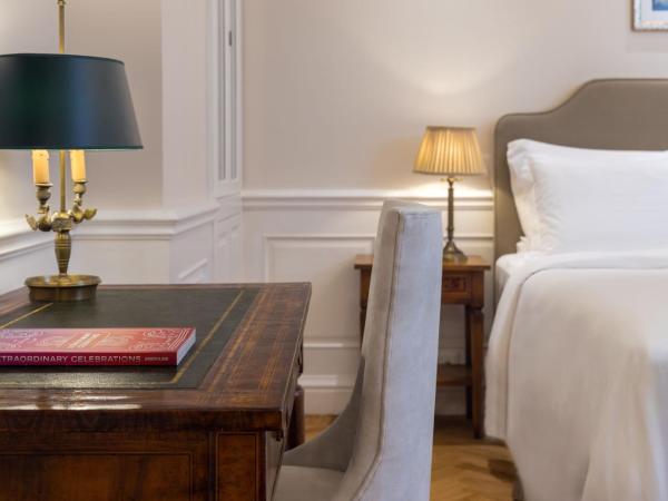 King George, a Luxury Collection Hotel, Athens : photo 2 de la chambre chambre classique avec 1 lit king-size - vue sur cour