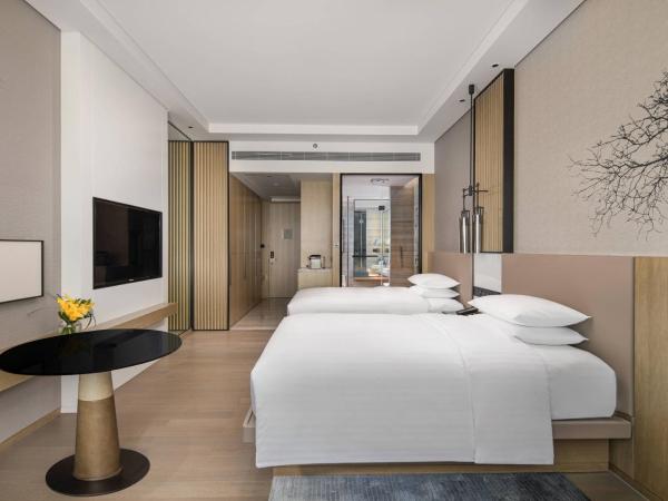 Courtyard by Marriott Chengdu South : photo 1 de la chambre executive, executive level, guest room, 2 double, city view