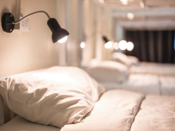 Beds Friends Phi Phi Hostel - Party Hostel : photo 10 de la chambre lit dans dortoir mixte de 8 lits