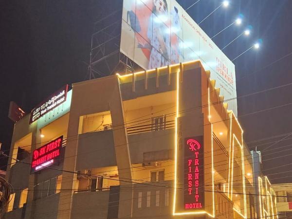 SK FIRST TRANSIT HOTEL Shamshabad : photo 10 de la chambre chambre double avec salle de bains privative