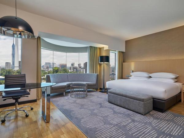 Renaissance Kuala Lumpur Hotel & Convention Centre : photo 1 de la chambre chambre de luxe sur la baie