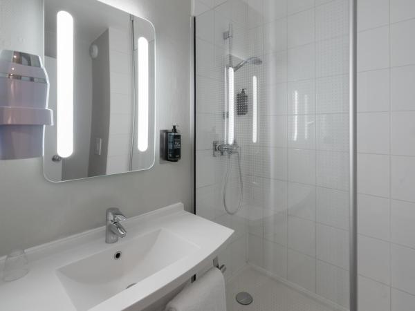 ibis Epernay Centre Ville : photo 5 de la chambre deux chambres adjacentes