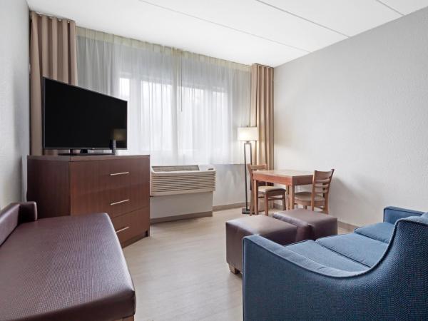 Clarion Hotel & Suites BWI Airport North : photo 5 de la chambre suite avec 2 lits doubles - non-fumeurs