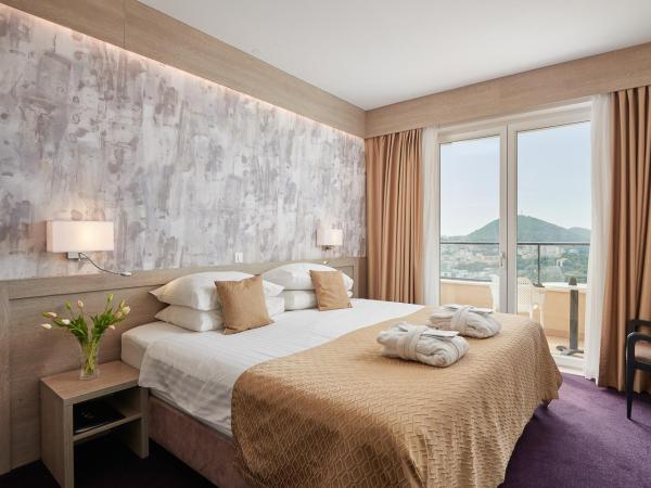 Hotel Adria : photo 1 de la chambre chambre premium avec balcon - vue sur mer