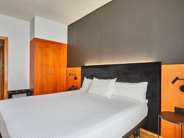 Silken Sant Gervasi : photo 3 de la chambre chambre double standard