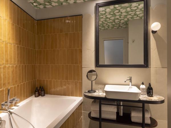 Hotel L de Lutece - Notre-Dame : photo 3 de la chambre chambre deluxe double ou lits jumeaux