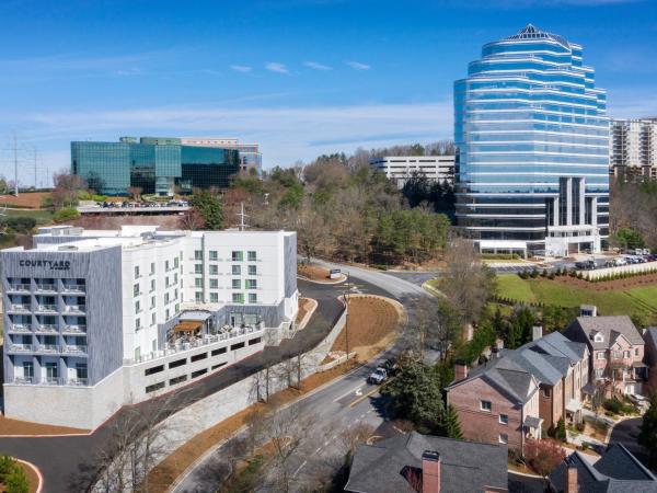 Courtyard by Marriott Atlanta Vinings/Galleria : photo 2 de la chambre guest room, 2 queen, city view, balcony