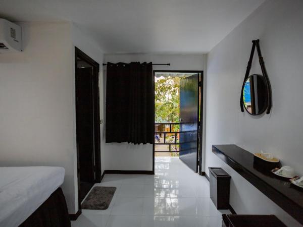 The Bright House, Koh Phi Phi : photo 3 de la chambre chambre lit king-size avec balcon