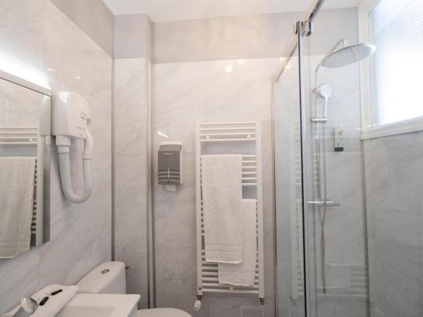 Hôtel Le Caddy : photo 6 de la chambre chambre double – vue sur cour