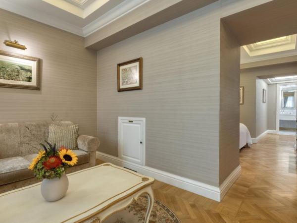 King George, a Luxury Collection Hotel, Athens : photo 2 de la chambre suite 1 chambre lit king-size deluxe - vue sur cour