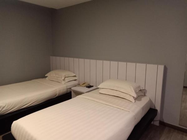 Kinabalu Daya Hotel : photo 4 de la chambre chambre supérieure - vue sur ville