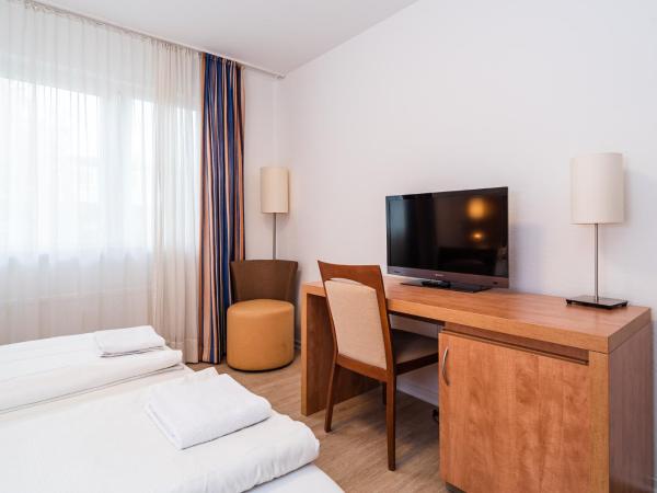 G & L Hotel Dortmund : photo 2 de la chambre chambre double