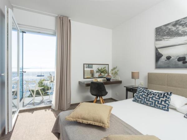 Villa Arausa : photo 1 de la chambre chambre double classique avec balcon et vue sur la mer