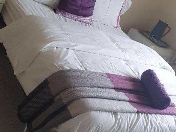 Haven Home : photo 6 de la chambre chambre double avec salle de bains commune