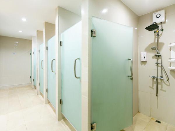 The Bedrooms Hostel Pattaya : photo 9 de la chambre lits superposés dans dortoir masculin