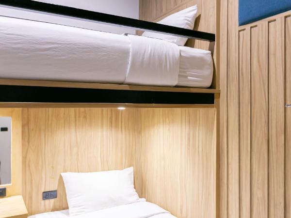 The Bedrooms Hostel Pattaya : photo 5 de la chambre chambre lits jumeaux avec lits superposés