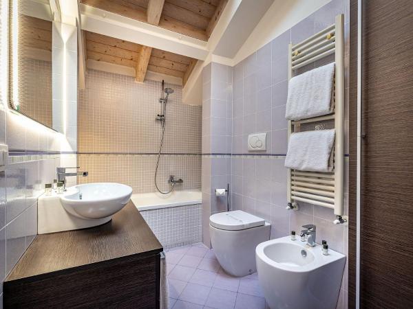 Hotel Ungherese Small Luxury Hotel : photo 9 de la chambre appartement supérieur - bâtiment séparé