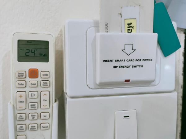 Komol Residence Bangkok : photo 6 de la chambre chambre lits jumeaux supérieure avec balcon