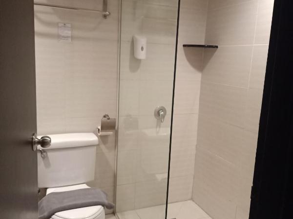 Kinabalu Daya Hotel : photo 8 de la chambre chambre deluxe - vue sur ville