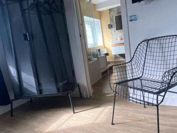 Suite en Terrasse à Cognac : photo 8 de la chambre chambre lit queen-size